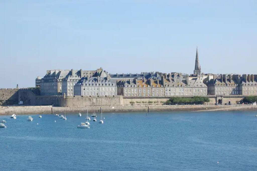 Beach Appart - Studio Dinard Centre A 50M De La Plage Buitenkant foto
